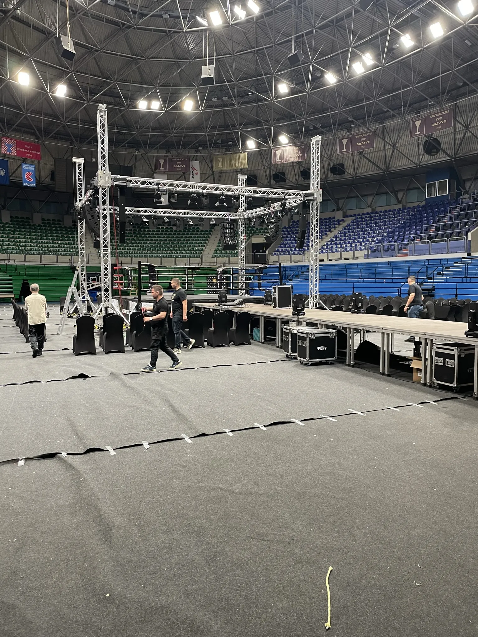 Modularna pozornica za evente