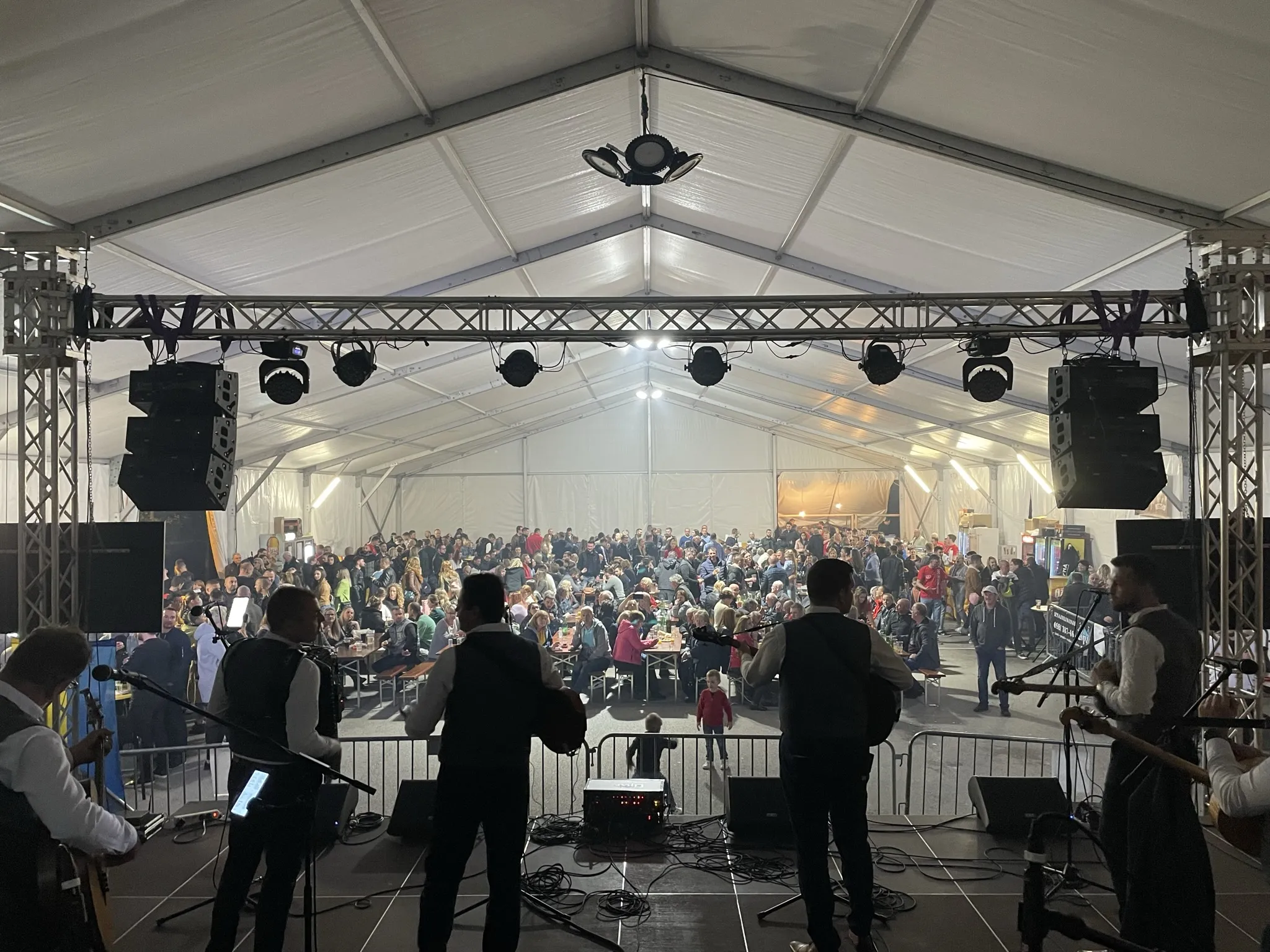 Profesionalna scenska rasvjeta i razglas za događaje