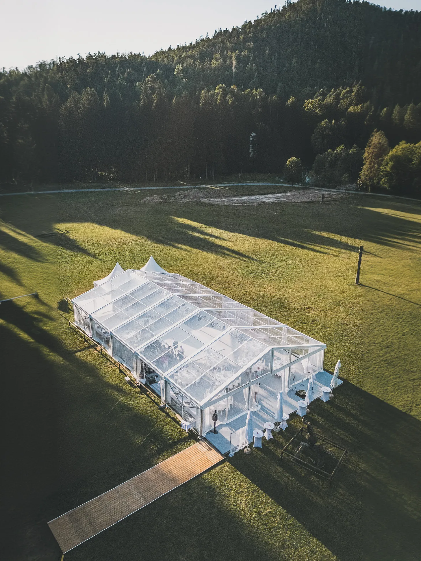 Detalji dekoracije svadbenih stolova