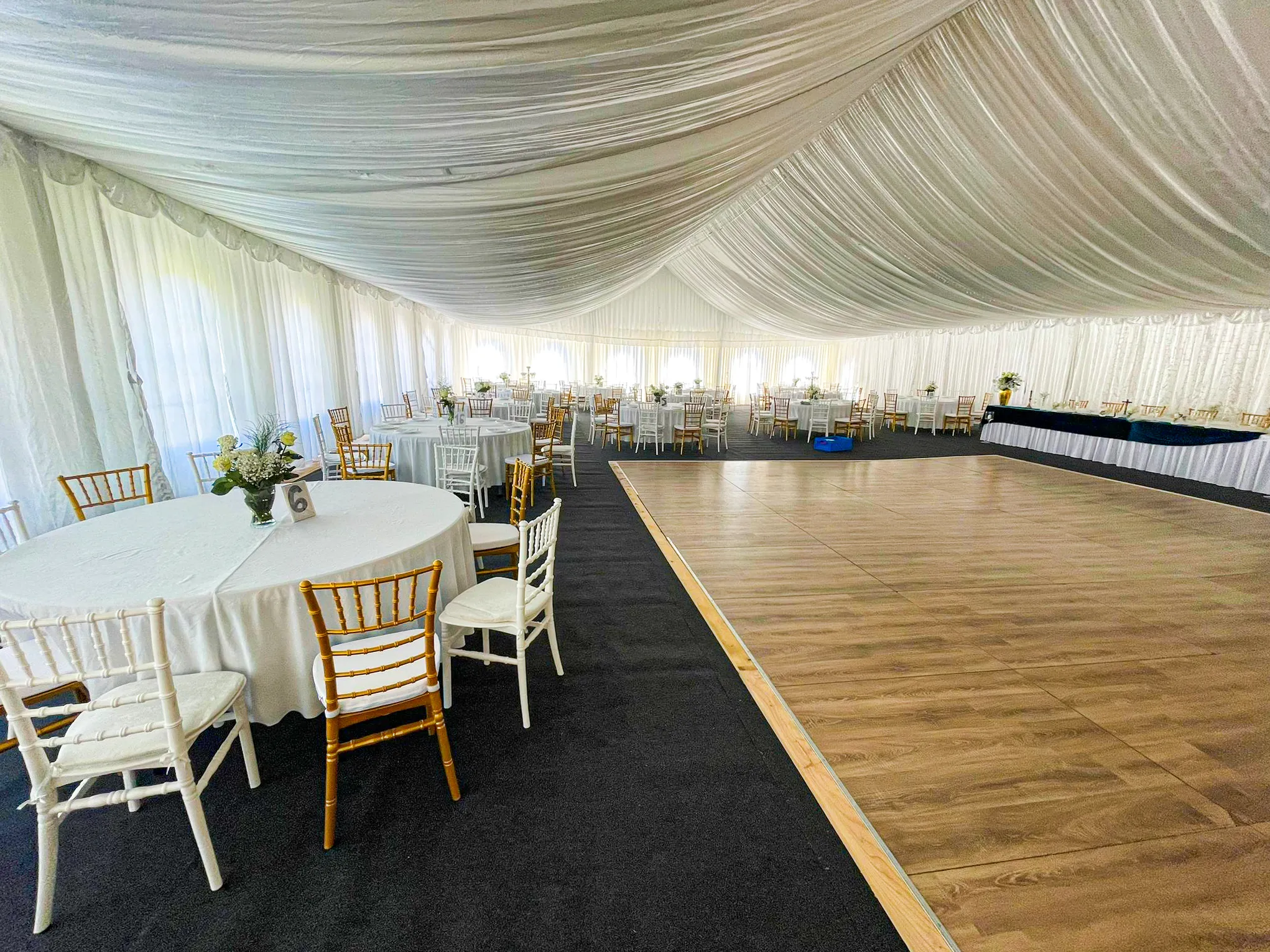 Profesionalno osvjetljenje vjenčanog šatora